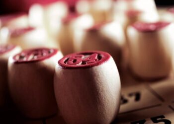 How has bingo expanded its appeal and what can the retail sector learn from this?