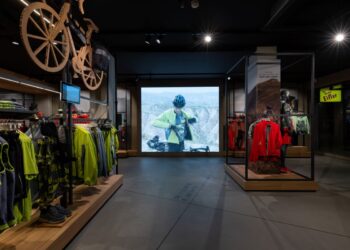 Jack Wolfskin transforms the retail experience with giant Philips LED wall installation