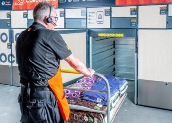 UK’s first mobile-first click & click & collect locker launches following B&Q trial