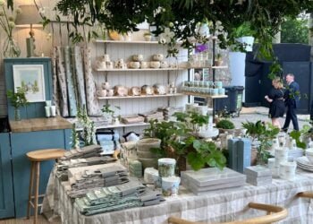 Sophie Allport wins first five star stand Award for Chelsea Flower Show