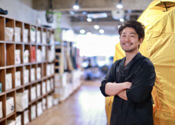 Research reveals over half of UK online shoppers do not want to pay for returns