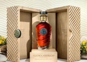 Oldest Glenglassaugh breaks auction record for charity