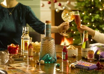 Craft Gin Club offers subscriptions, Christmas Gin Crackers, Gin Advent Calendar, Boozy Stocking Fillers, Perfect Serve Gift Sets and Festive Liqueurs