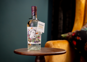 Edinburgh Gin collaborates with Eddie Izzard, to create a  Christmas gift that does good