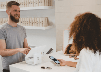 Two in five retail workers say bad habits are leading to broken health and safety regulations