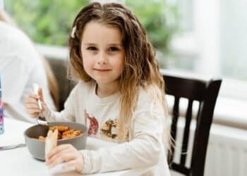 Sainsbury’s and Comic Relief to provide over one million meals to those in need during the school holidays