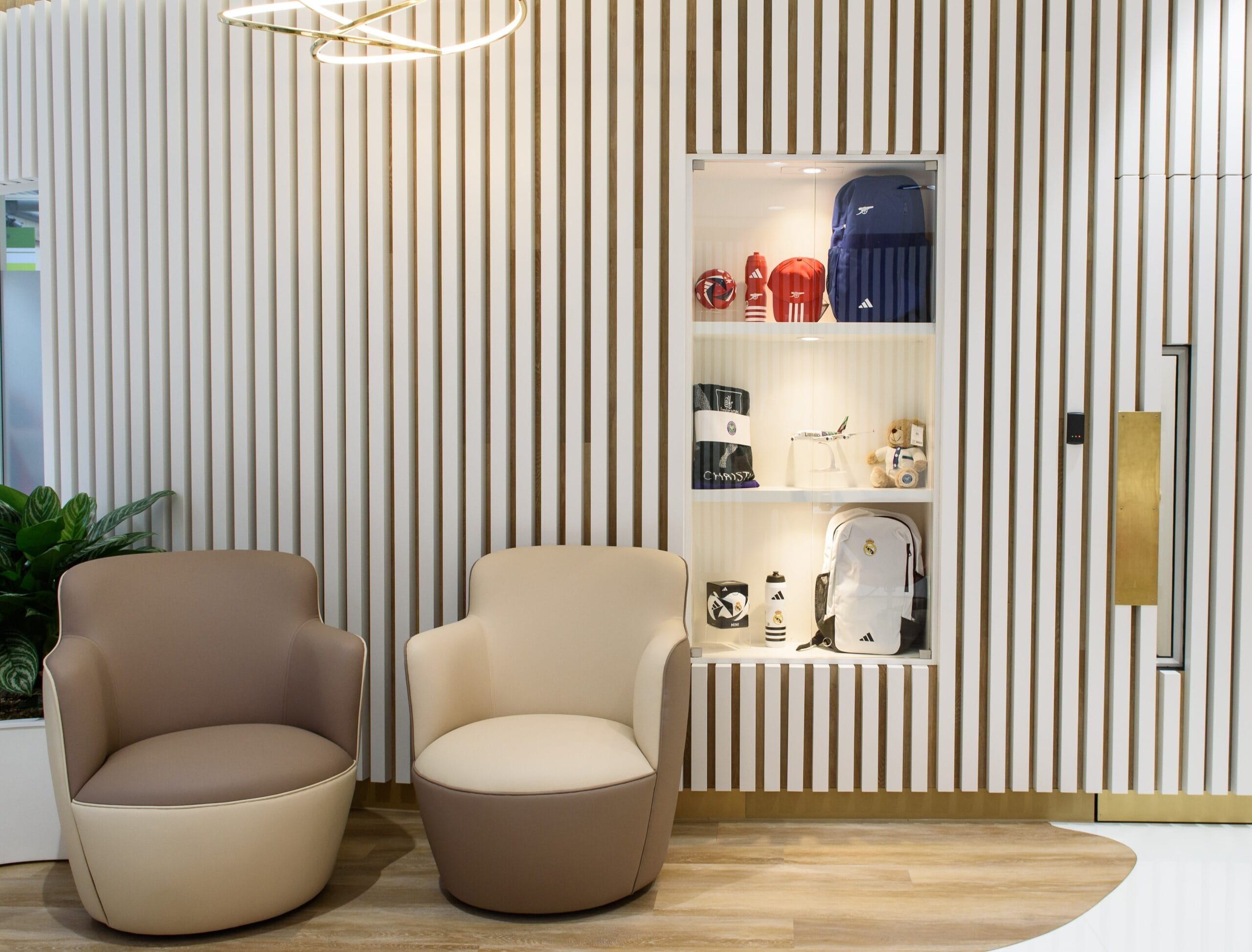 Emirates unveils new experiential Travel Store in London 4 Emirates