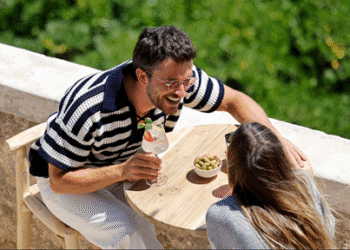 Jonathan Bailey enjoys a MARTINI Bianco Spritz in Puglia, Italy
