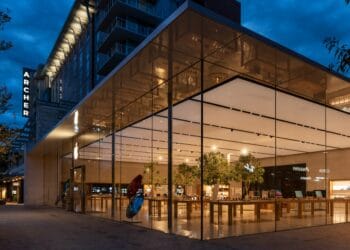 shoppers shaped by technology