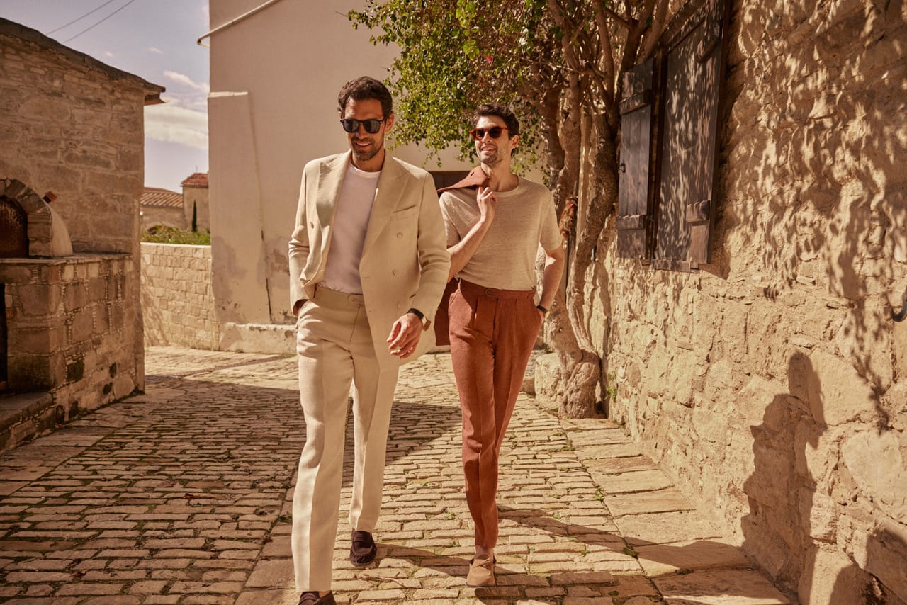 Hawes & Curtis Introduces ‘Coastbound’ – the summer collection